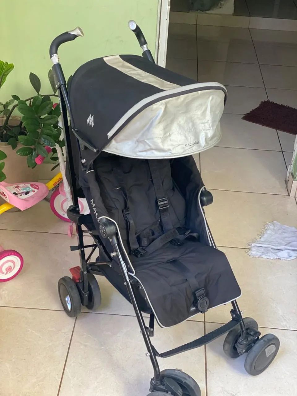 Carrinho de bebê maclaren