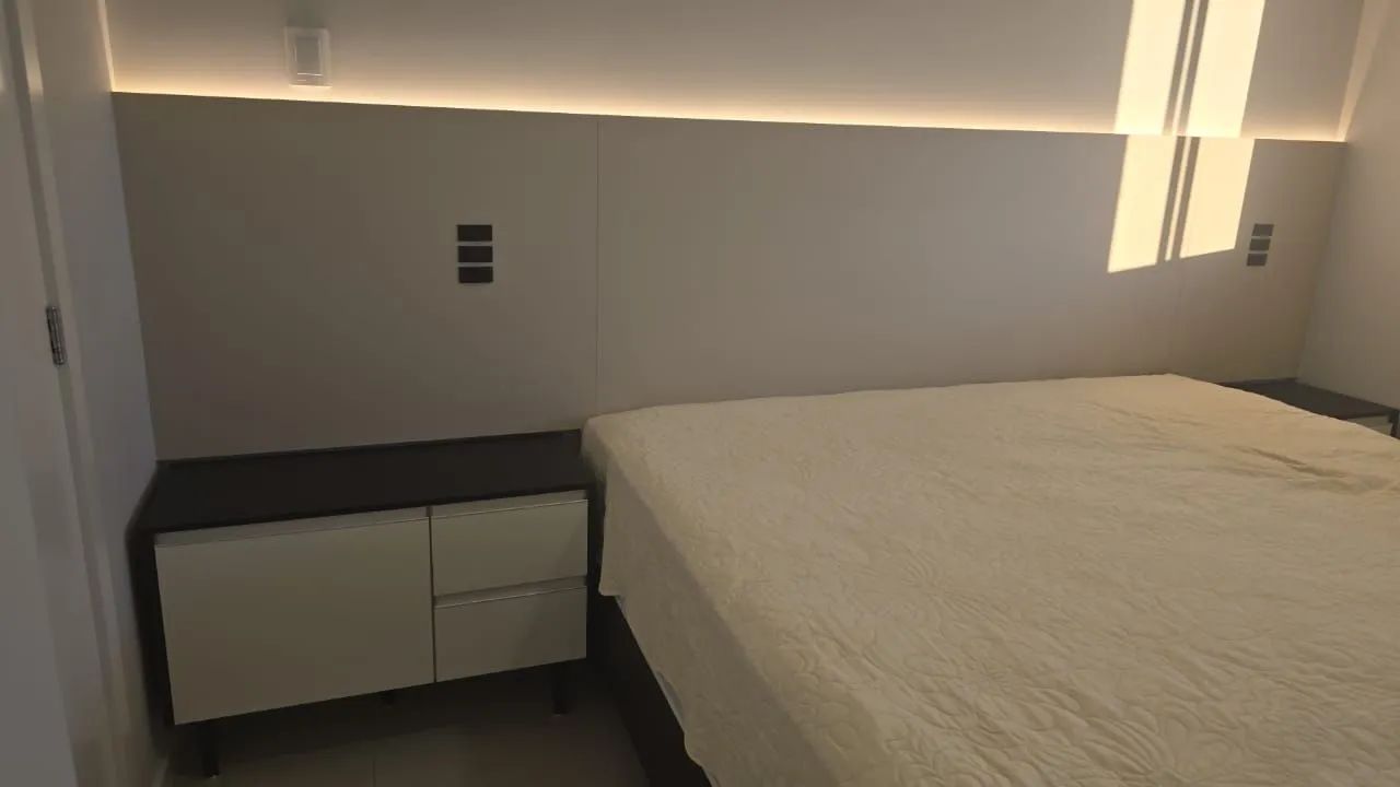 Cabeceira de cama planejada em mdf com LED - Foto 3