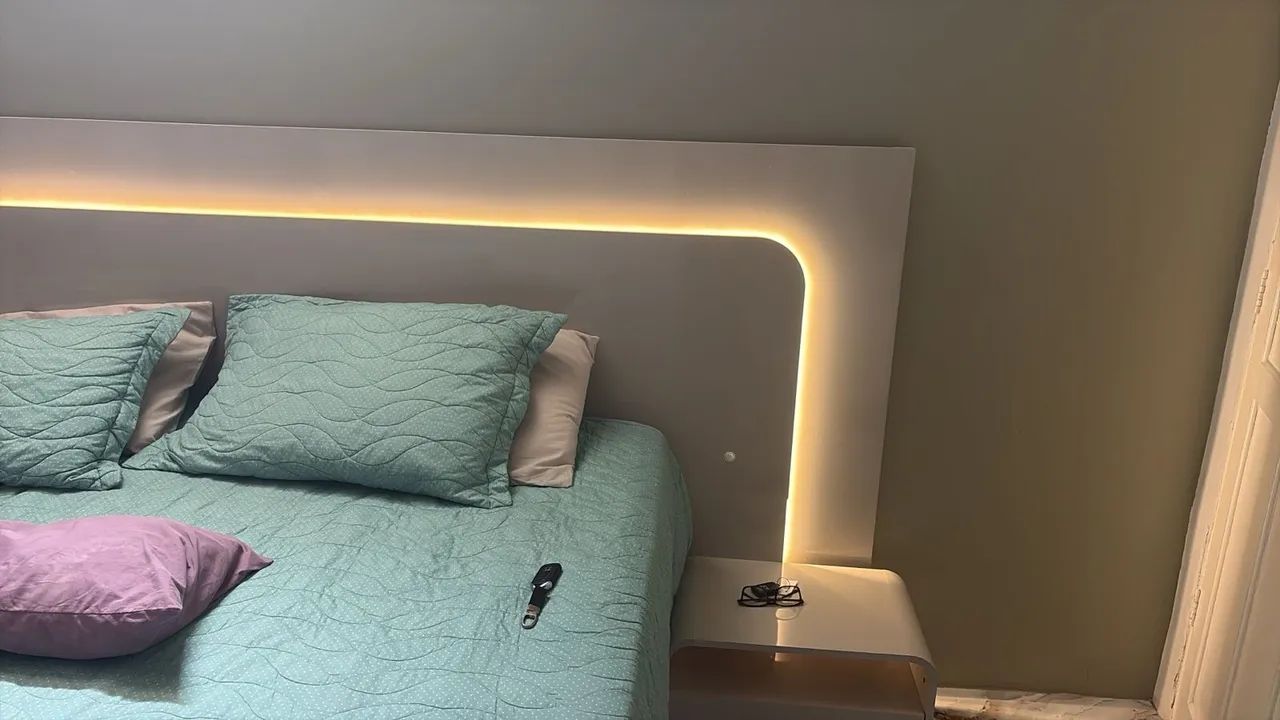 Cabeceira de cama king e criados mudos  - Foto 3