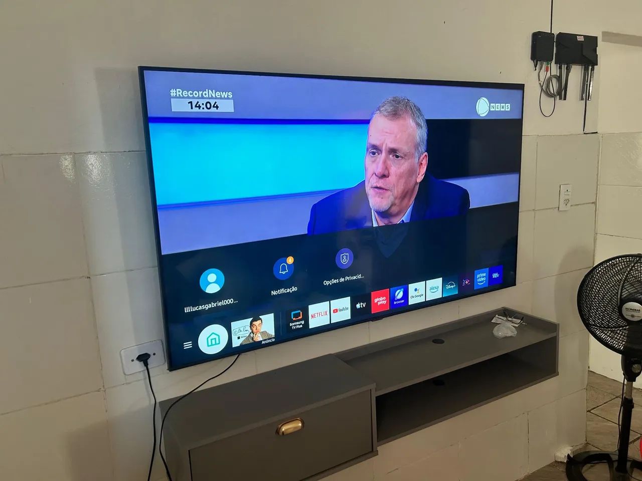 Smart 65 Polegadas TV Samsung Crystal UHD 4K<br>Samsung Crystal UHD 4K