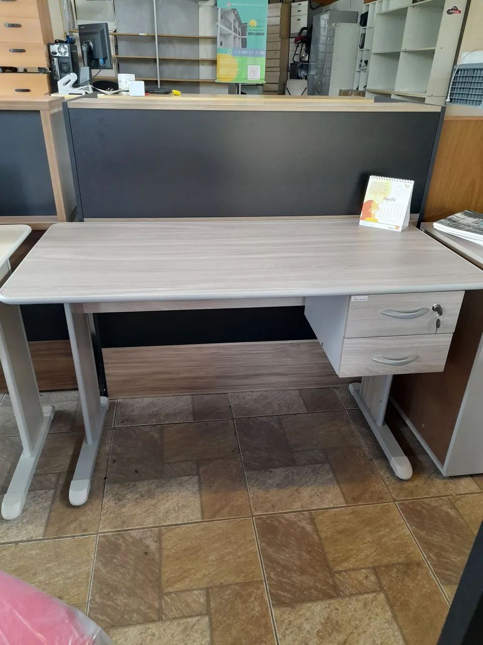 Mesa reta com 2 gavetas - nova - Foto 2