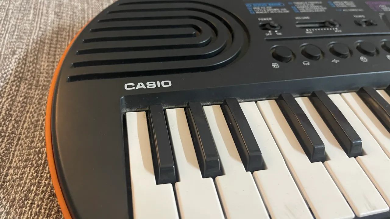Teclado infantil CASIO S81 