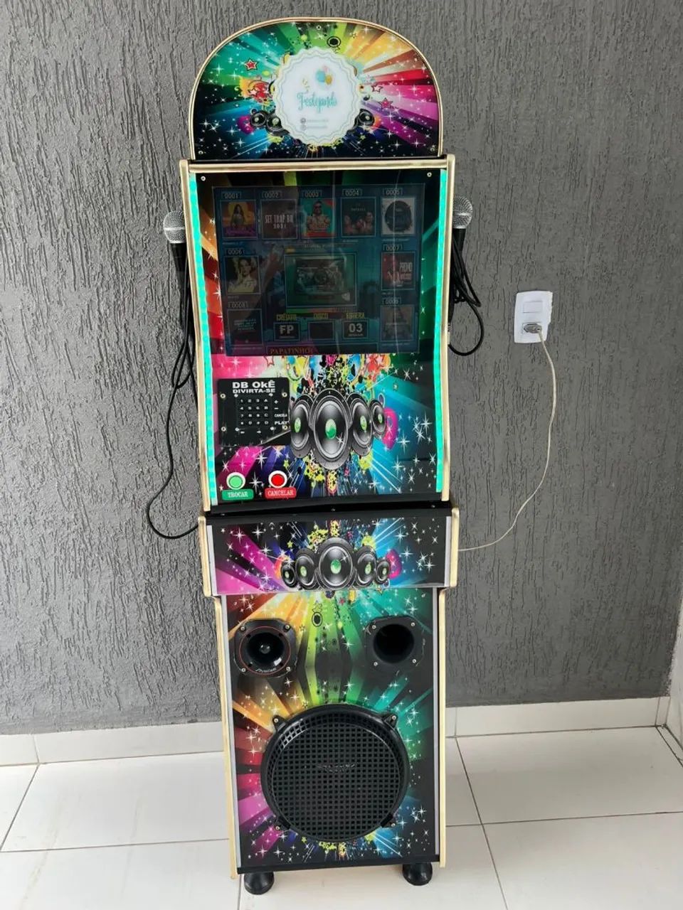 Karaokê e máquina de música 