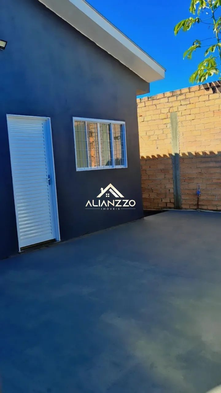Casa com 3 Quartos para alugar, 80m² - Parque dos Pinus