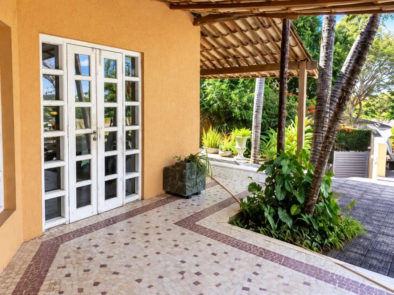 Casa com 05 quartos à venda, 320m² - Foto 2