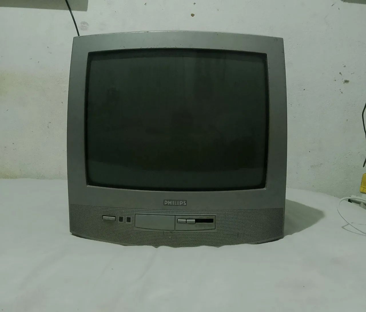 TV de Tubo Philips 14" polegadas Com Defeito No Horizontal  - Foto 2