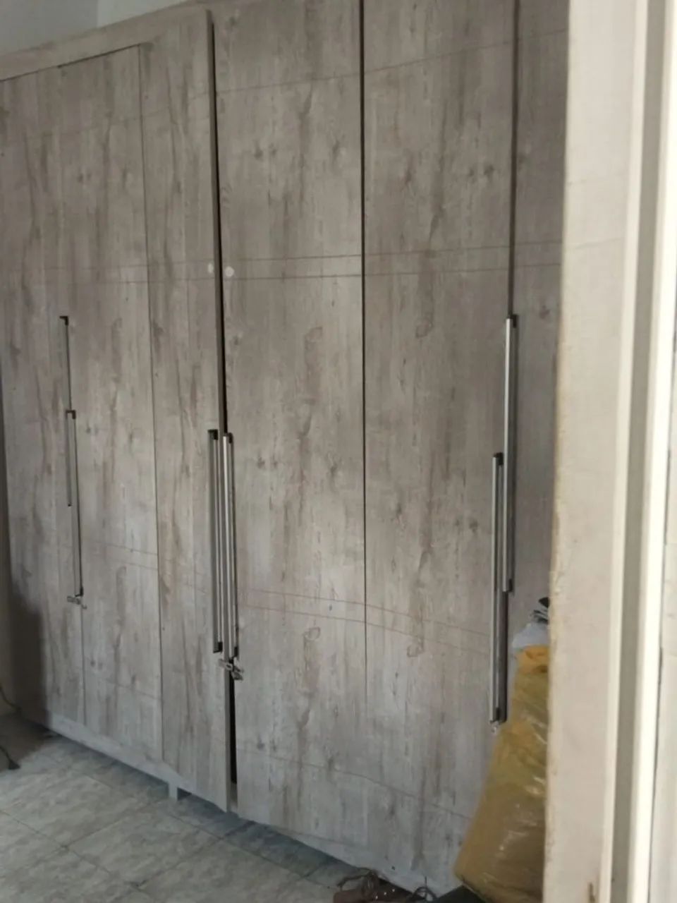 Guarda Roupas com 6 portas  - Foto 2