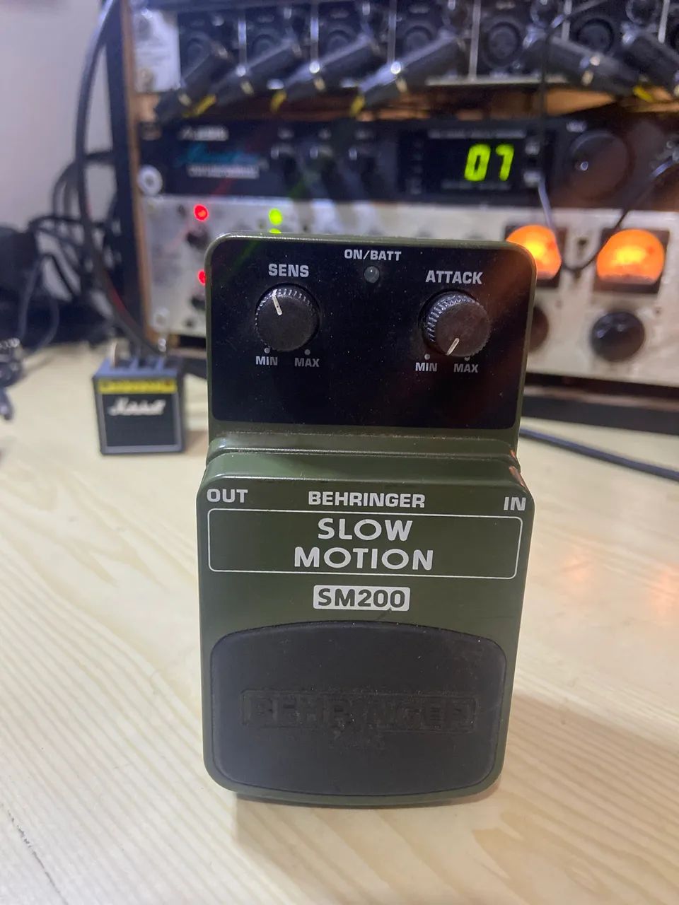 Pedal  Behringer SM 200