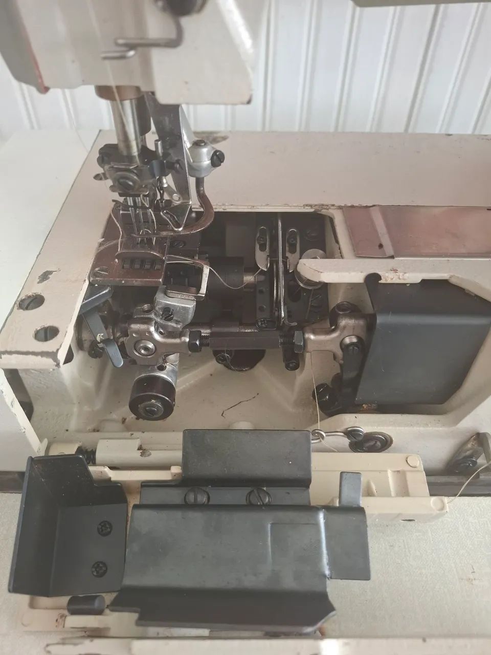 Maquina  de costura overloque industrial  - Foto 2
