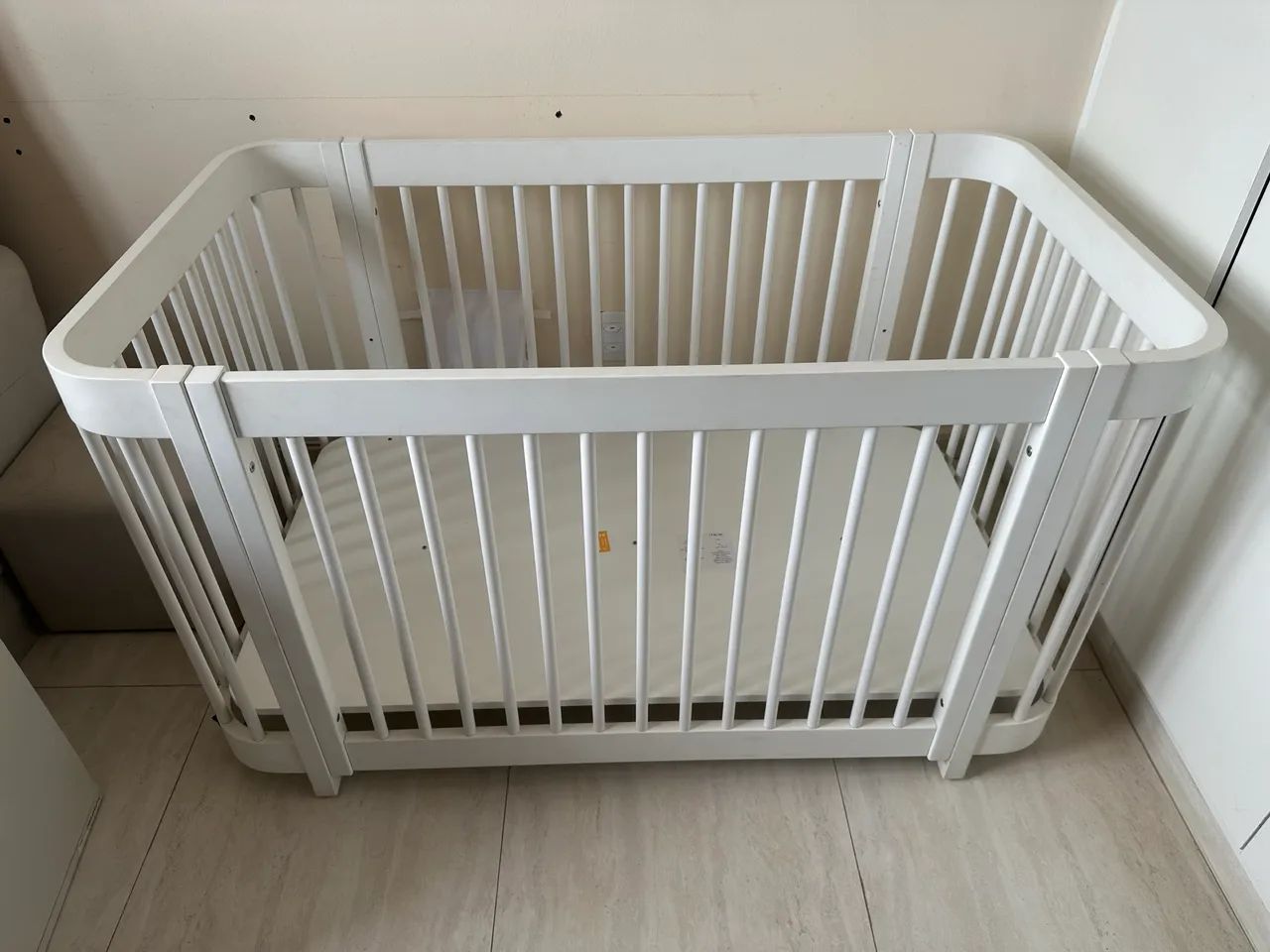 Berço 3 em 1 + 2 colchões + lençol 