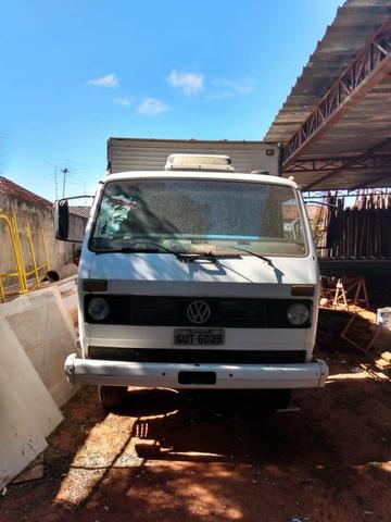 Caminhão bau vw 6.90