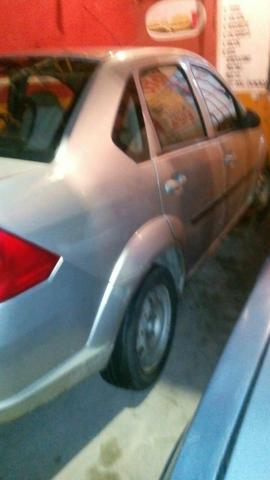 Vendo ou troca carro muito bom fista seda
