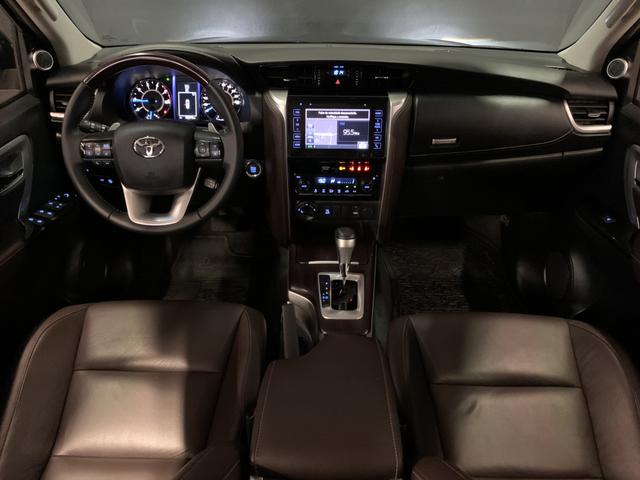 Toyota hilux sw4 srx 2.8 7 lugares, impecável! - Foto 5