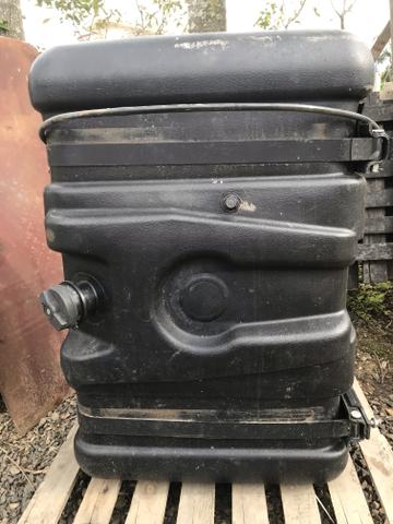 Tanque de combustível 300 litros original Mercedes Bens