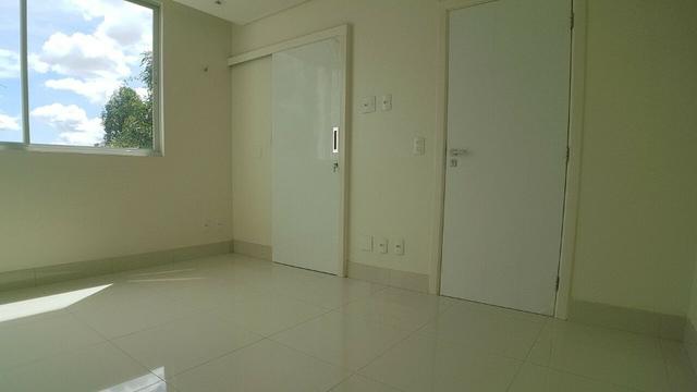 M. Oportunidade!Casa em rua publica Dubplex 330m²/ 3 Suítes + 1 Quarto/ 2 Vagas - Foto 2