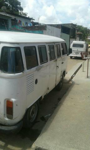 Vendo uma combi em bom estado com pequenos reparos - Foto 2