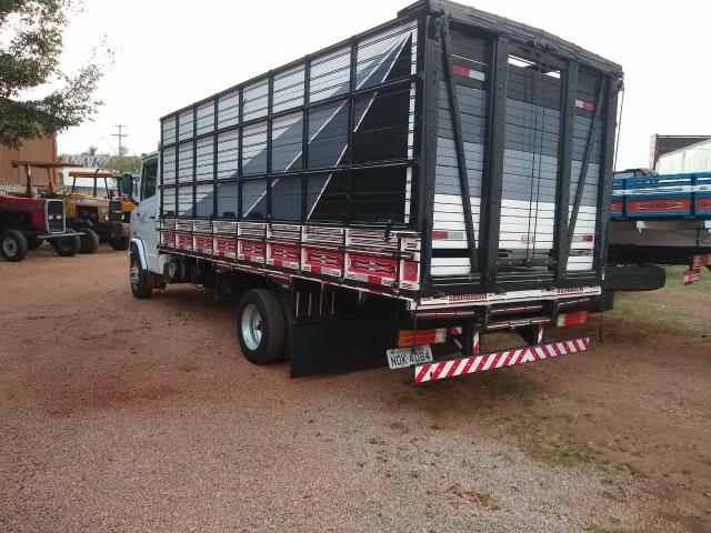 Caminhão Mercedes bens 710 plus - Foto 4