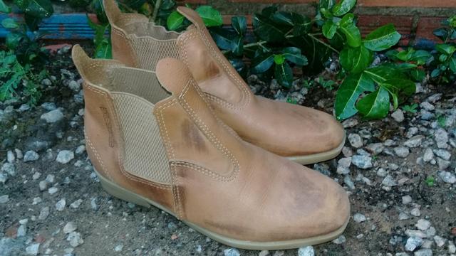 Bota de couro