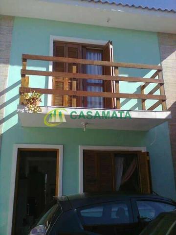 Apartamento seminovo, tipo sobrado, no Bairro Rosário, próximo ao centro