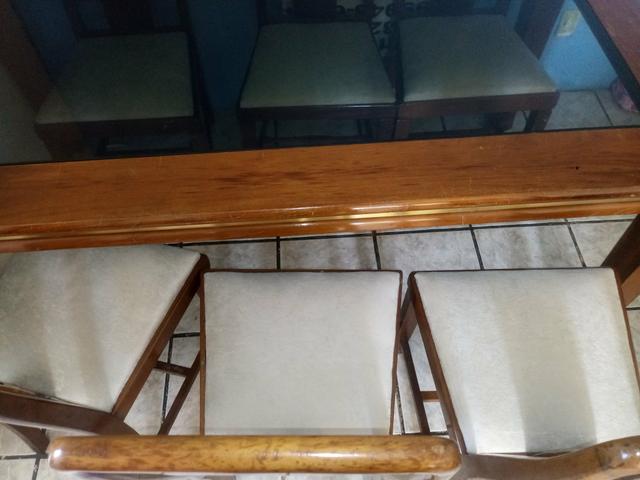 VENDO Mesa de madeira 6 cadeiras - Foto 5
