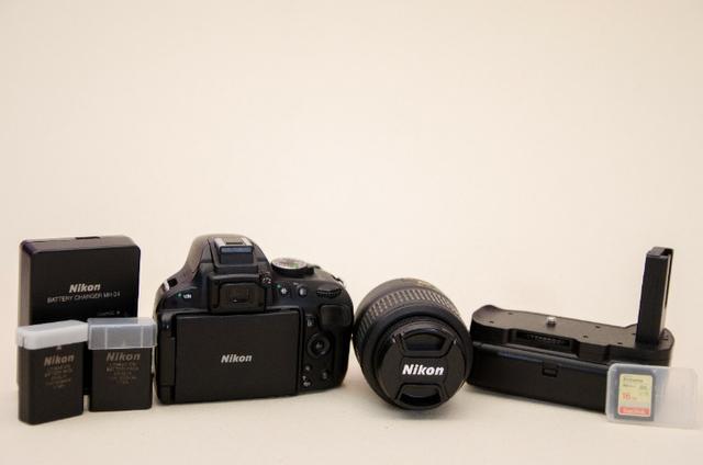 Kit Nikon D5100 + Lente+grip+bateria Extra + Cartão Sd + Bolsa -Muito Nova - Foto 6