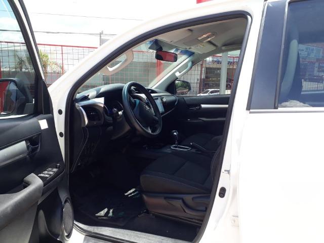 Toyota Hilux 2017 Ipva 2019 mais Trnasferencia Grtis - Foto 5