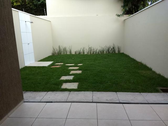 Maravilhosa casa duplex, rua larga e familiar, com uma PRACINHA na frente - Foto 20