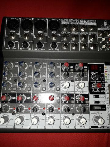Excelente Mesa de Som Behringer Xenix 1202FX (12 canais) - Baixei para entregar! - Foto 6