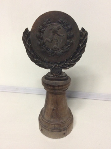 Troféu antigo bronze