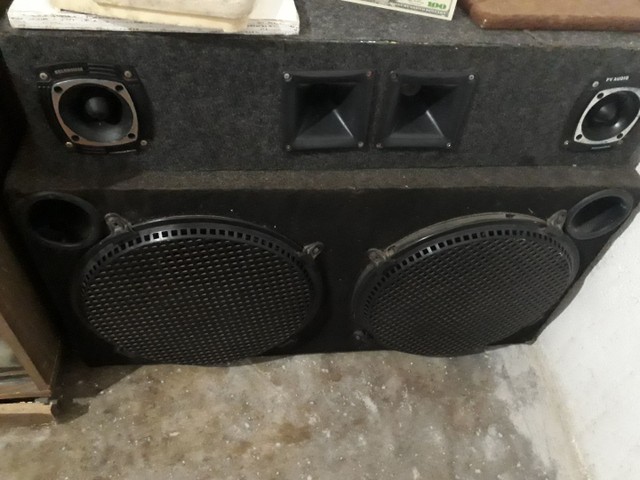 Vendo caixa de som amplificado com a fonte