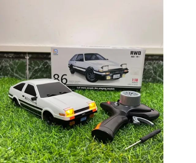 2.4G Drift Rc Car 4WD RC Drift Car Toy Controle Remoto GTR Modelo AE86  Veículo Carro RC Racing Car Brinquedo Para Presentes De Natal Para Crianças