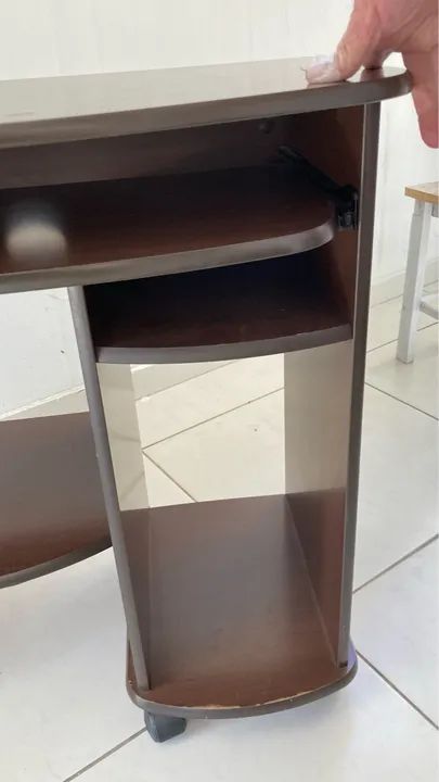 Mesa de Canto com Rodízios - ideal para escritório ou sala - Foto 5