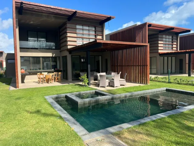 Casa pé na areia em flecheiras com 5 suites