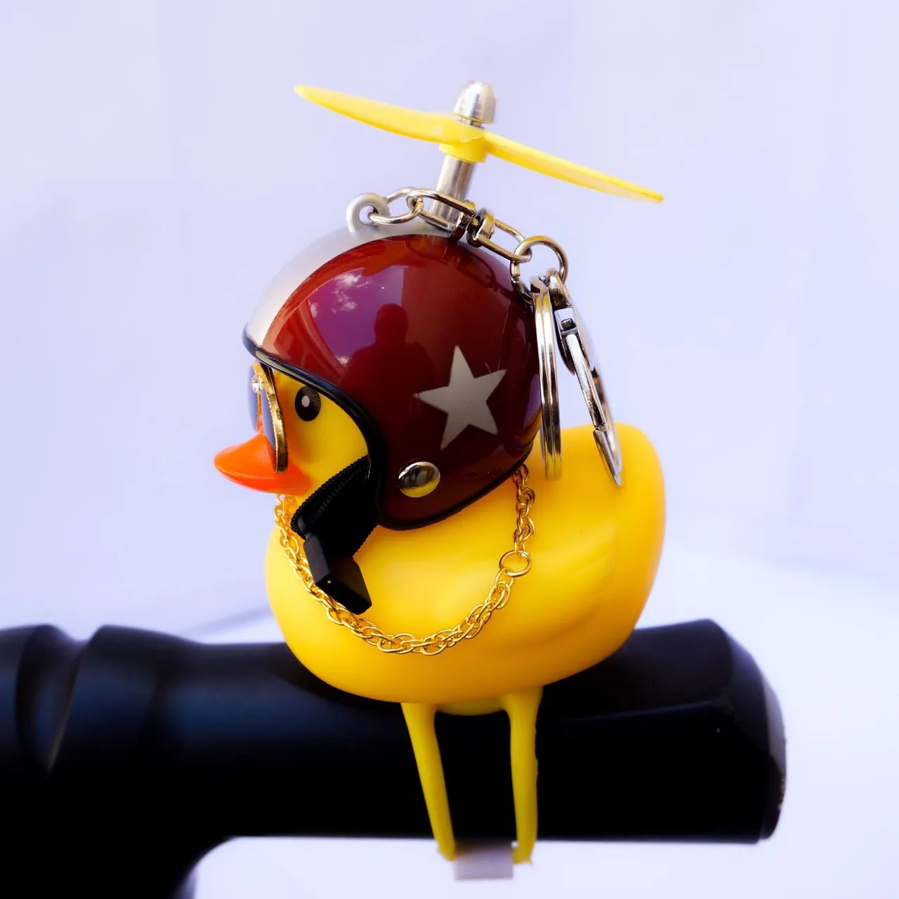 Patinho de borracha com capacete para guidon - Foto 2