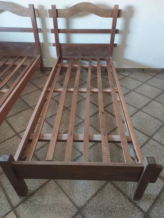 2 Camas de Solteiro de Madeira Maciça Sucupira - Foto 3