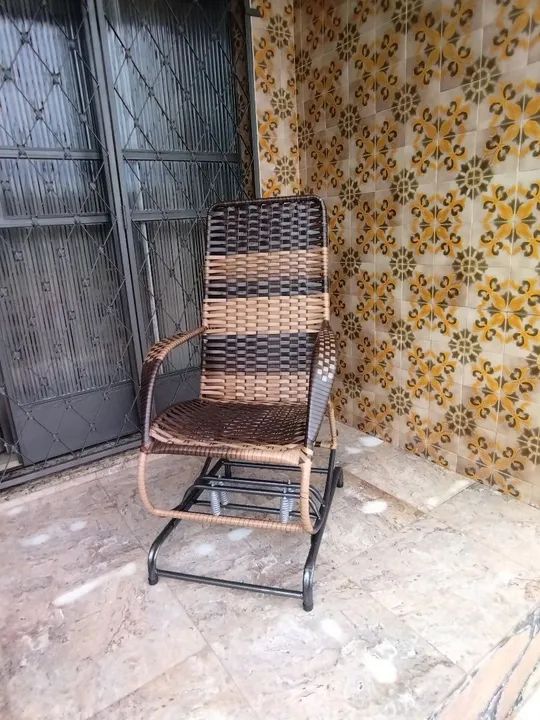 Cadeira de balanço 4 molas  - Foto 4