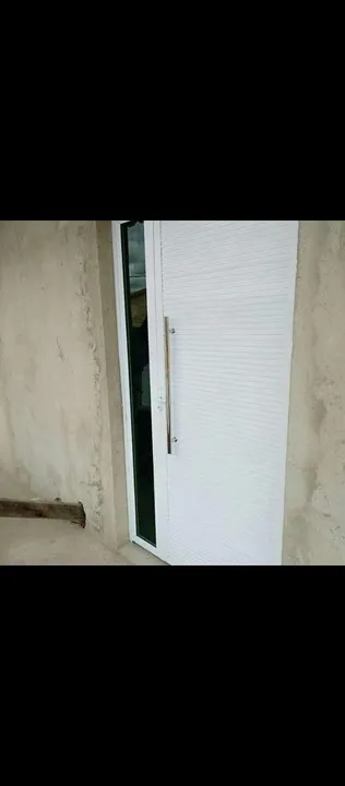 Portas de alumínio com vidro. Fazemos de acordo com o tamanho do seu vão.