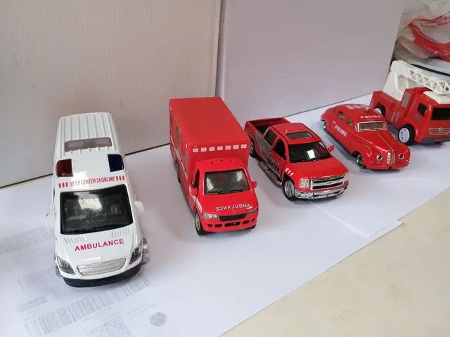 5 CARRINHOS BOMBEIRO AMBULANTE HOT WHEELS 