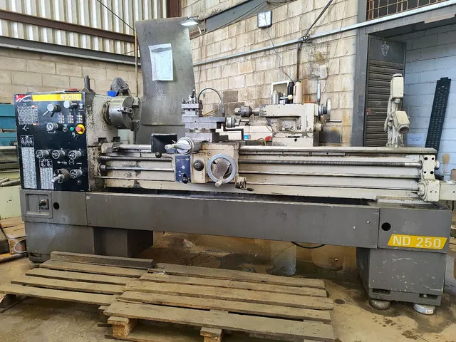 Vendo torno mecânico nardini ND 250 e torno mecânico nardini Mascote