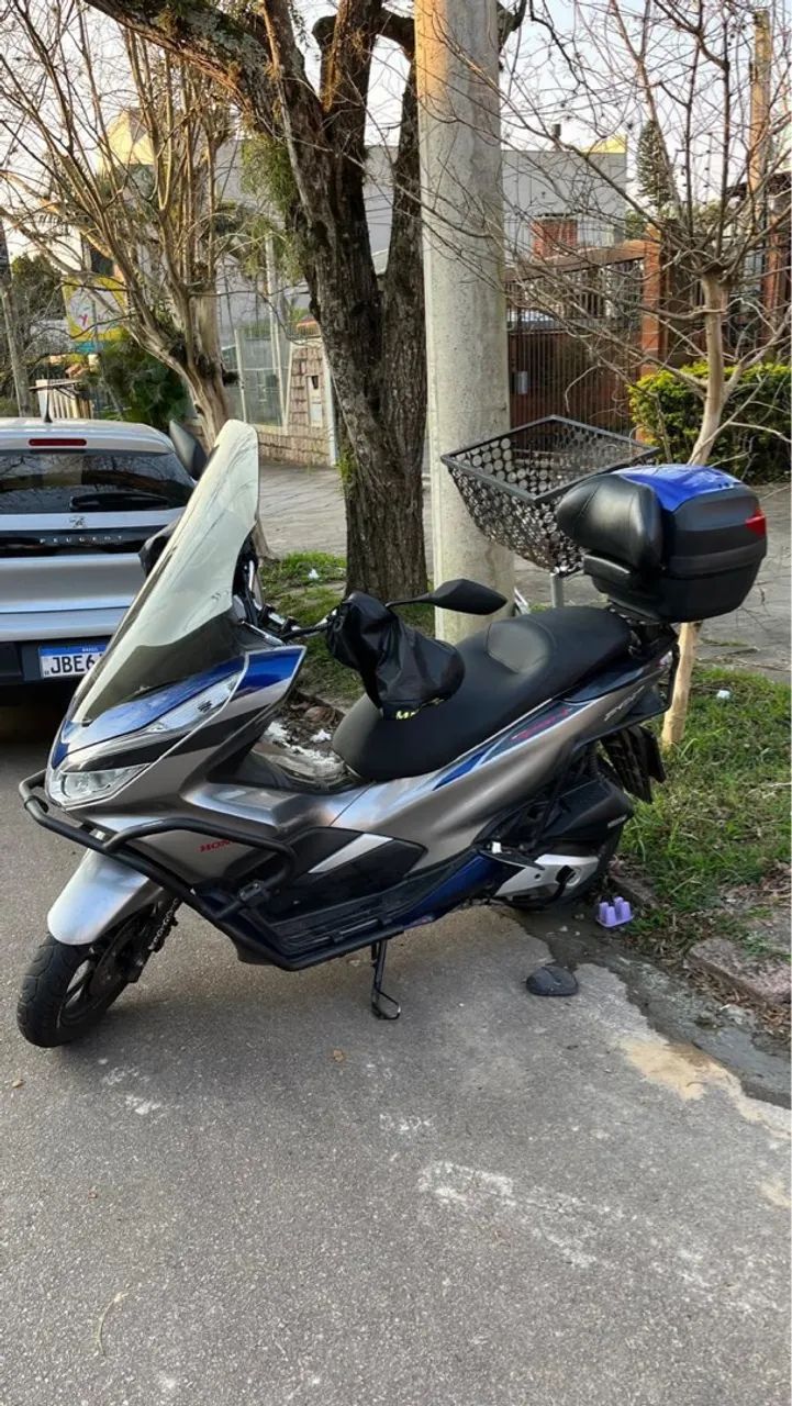 VENDO PCX COM ACESSÓRIOS - Foto 2