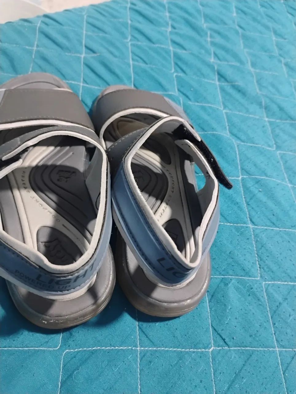 Sandálias infantis leves e confortáveis