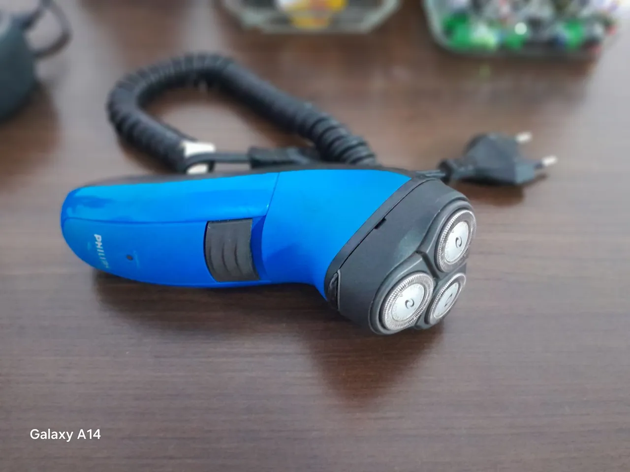 Barbeador Elétrico Philips - Azul