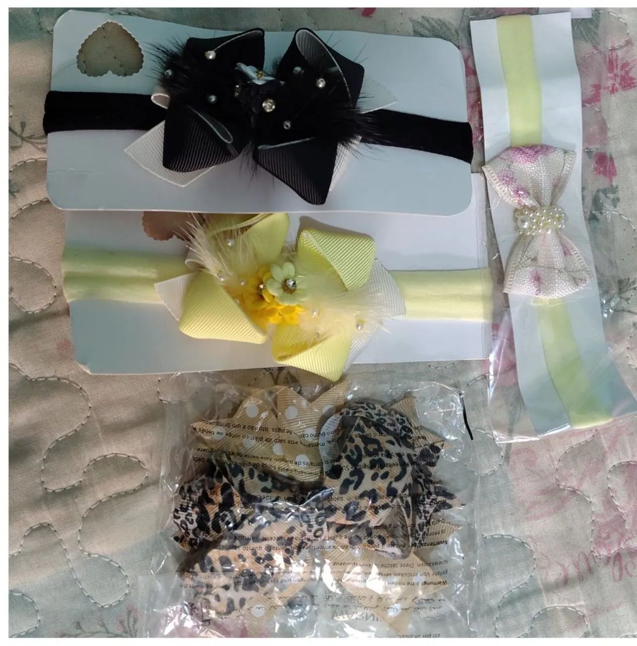 Vendo laços e chupeta Mam