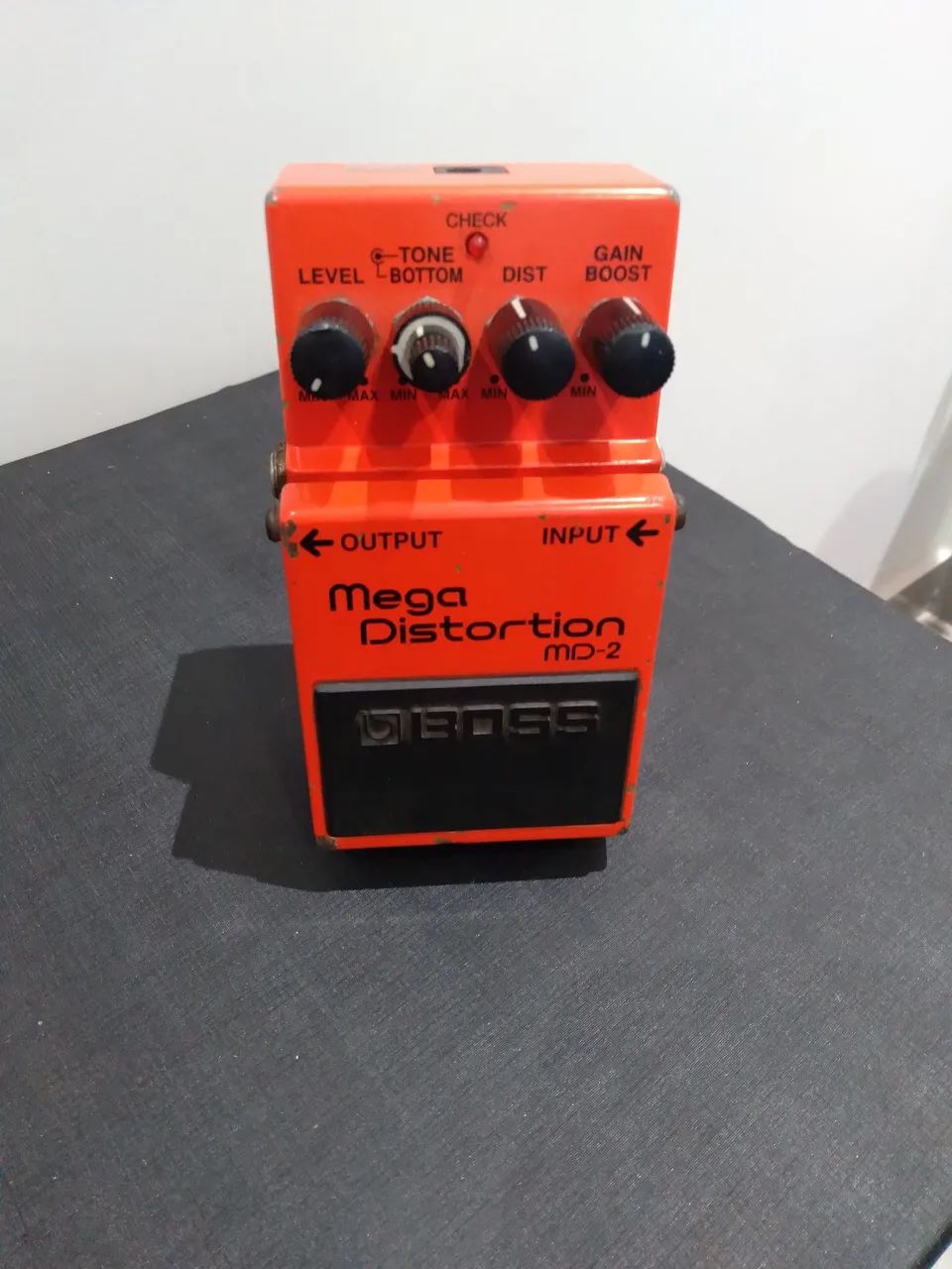 Pedal de Distorção Boss MD-2 Mega Distortion