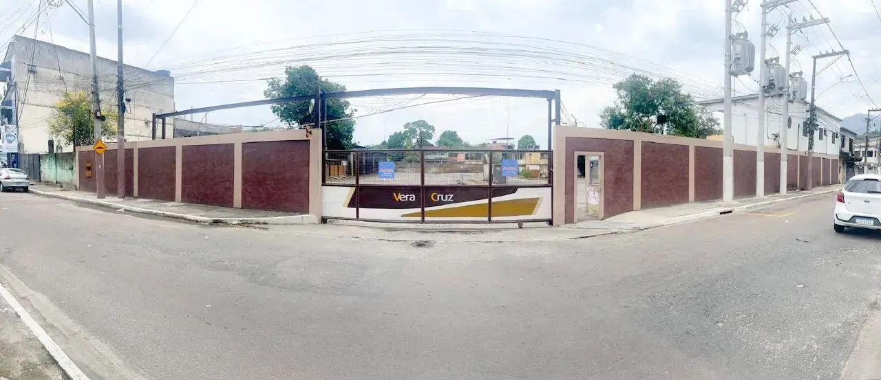 Garagem com Galpão em Piabetá