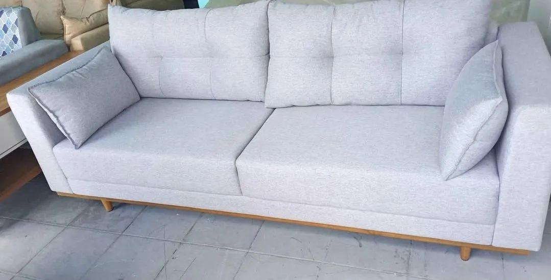 Sofá 4 Lugares Cinza Claro linho 2.20 super confortável espuma D.28 pro selada 