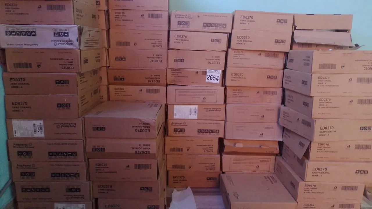 Cabo Coaxial Amphenol RG6 100m (lote com 60 caixas)
