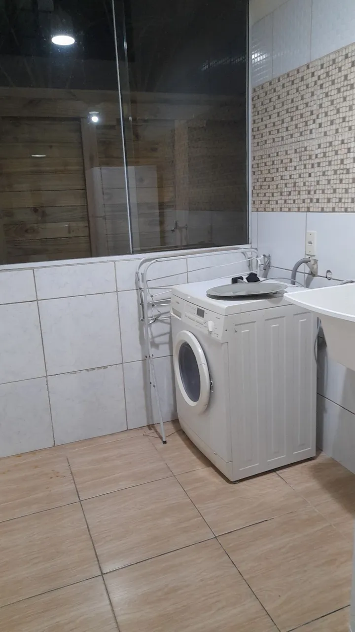 Alugo AP no rio tavares 1.900 incluso luz água fone *