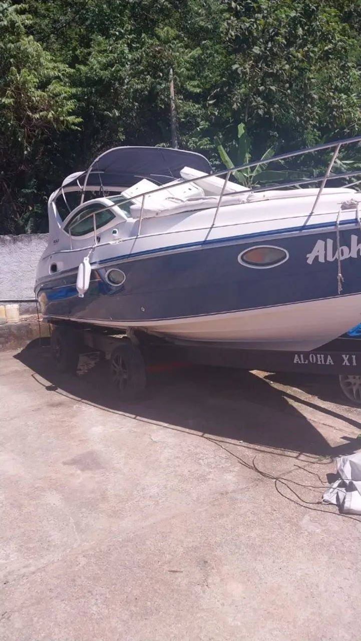 Lancha Real 26 cabinada 140 mil. Troco por jet-ski. 