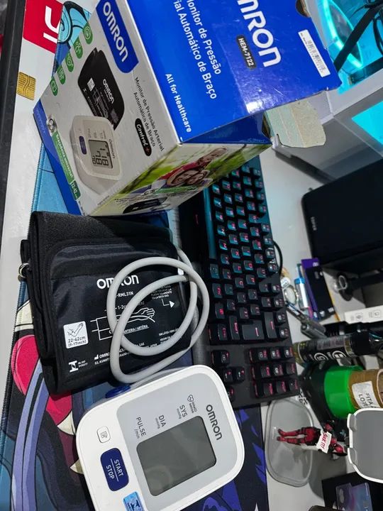 Aparelho de pressão Omron HEM-7122